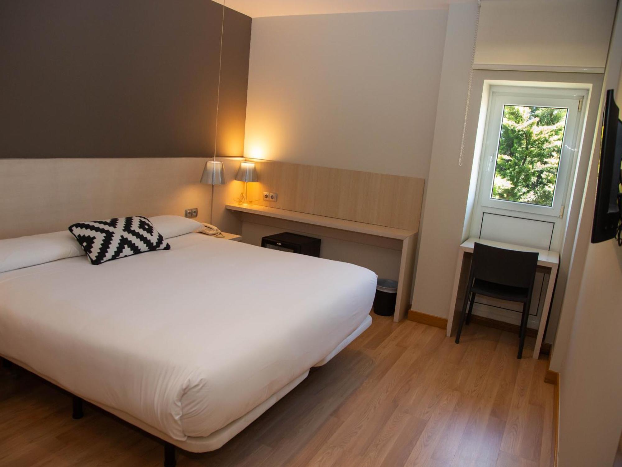 סוריה Hotel Restaurante Cadosa מראה חיצוני תמונה